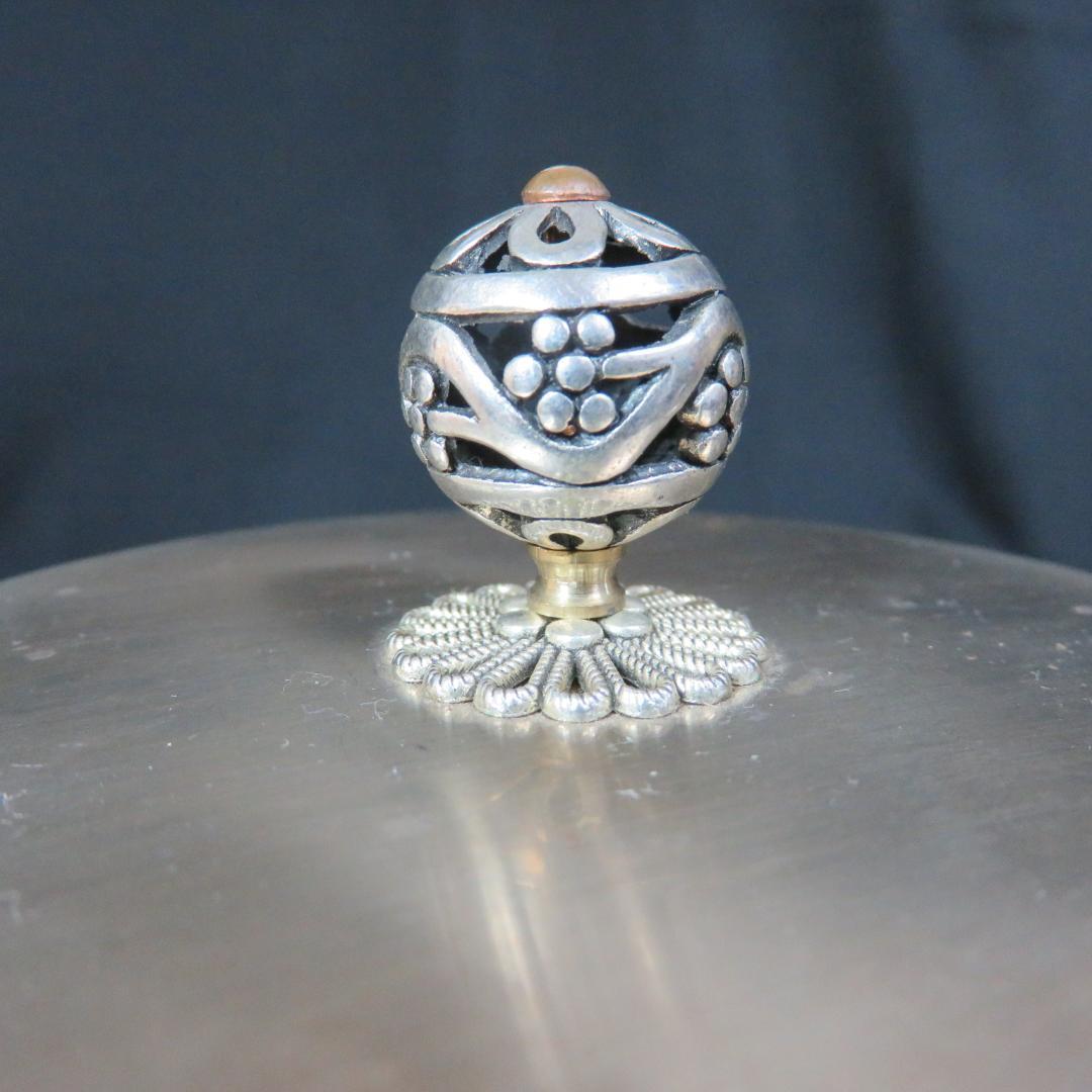 鉄瓶 美品 鶴 亀 銘 木箱 囲炉裏 炉端 キャンプ 鉄分補給