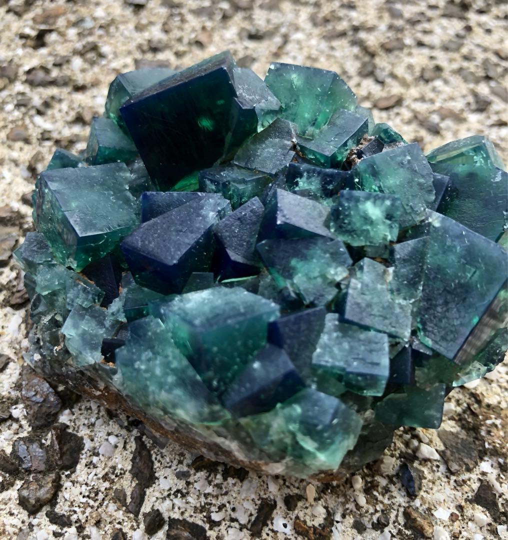 イギリス ダイアナマリア鉱山産 フローライト 結晶原石