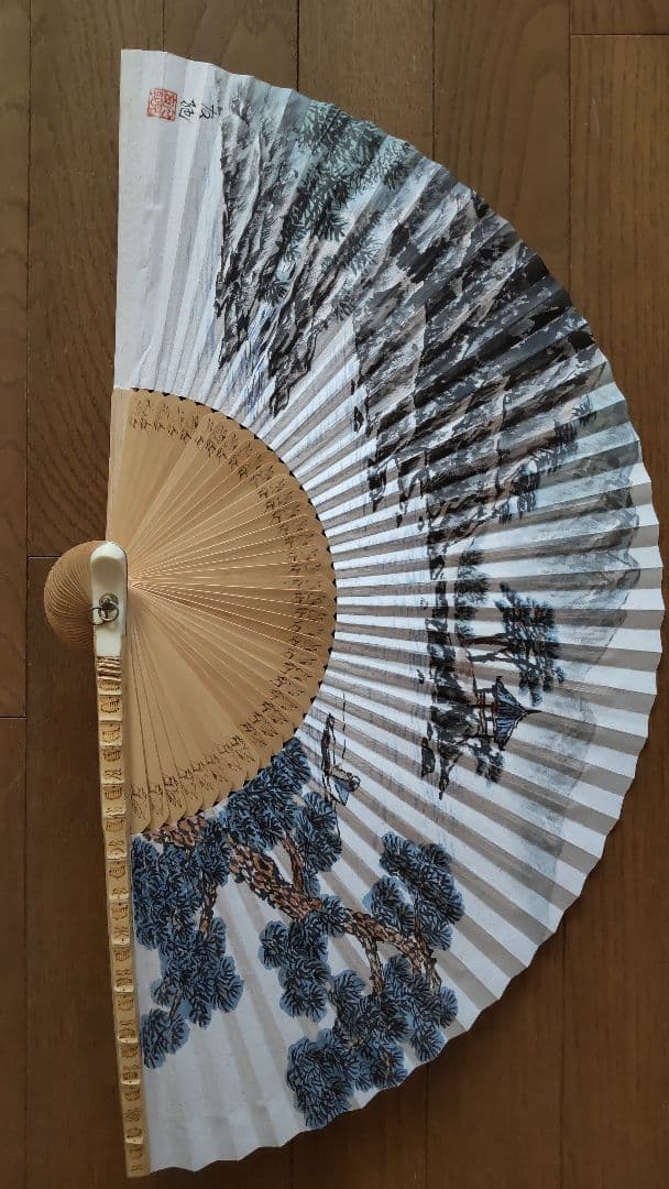 人見友紀　伝説の逃亡画家　日本画　飾り扇　扇子　山水画