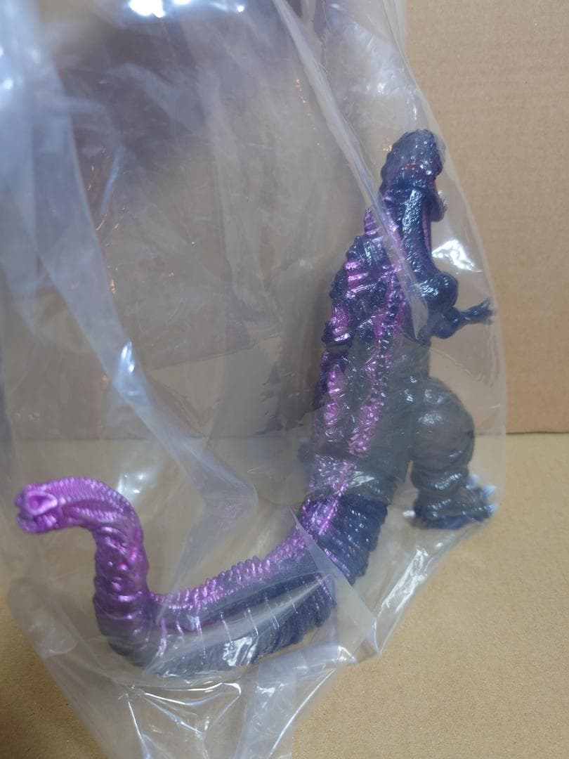 one up. シン・ゴジラ 覚醒 クリアブラック成形