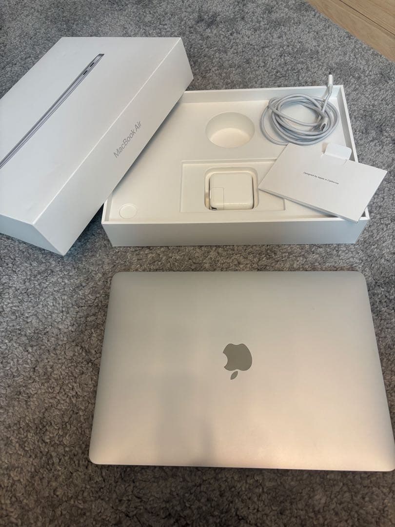 動作良好　MacBook Air 13.3 2020/8GB/シルバー