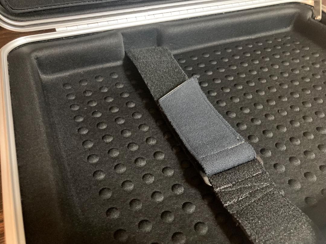 旧モデル　ZERO HALLIBURTON　アルミアタッシュケース