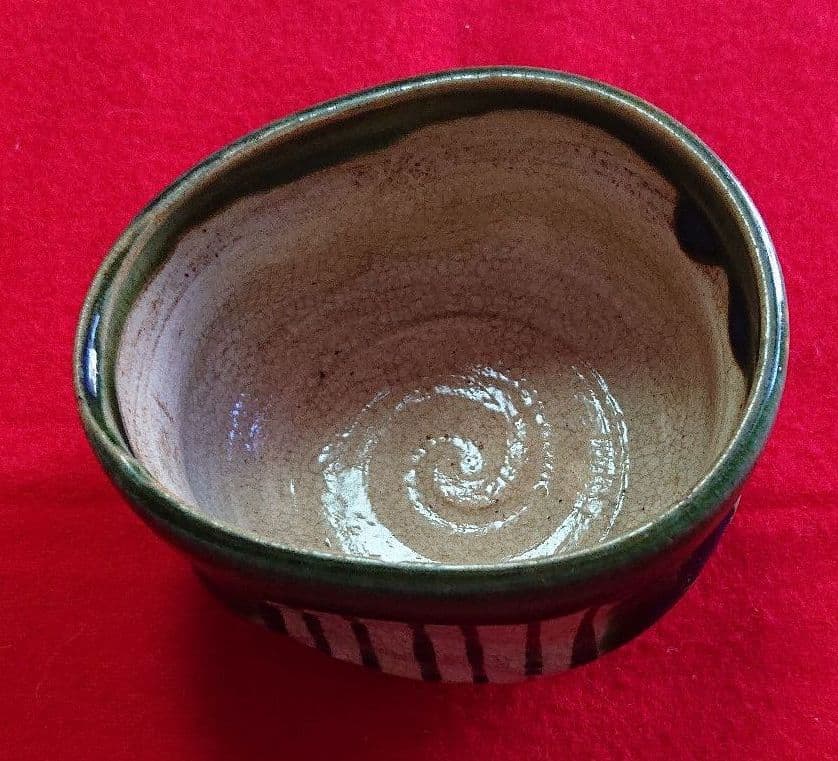 織部沓小服茶碗