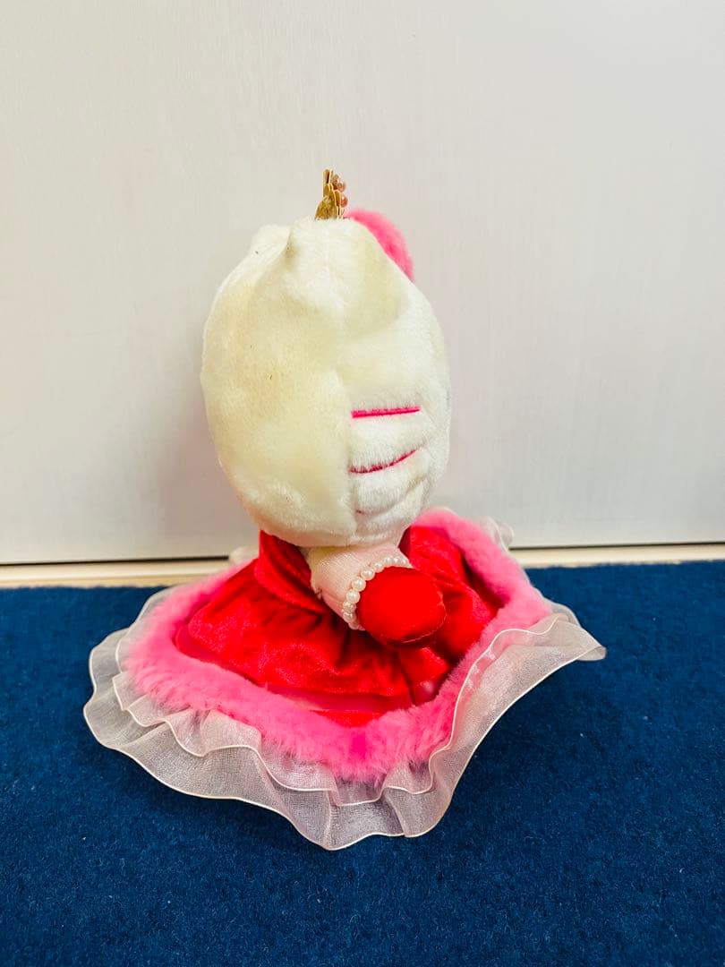 USJ限定　ハローキティ　パレード　ぬいぐるみ　姫　ドレス　レトロ