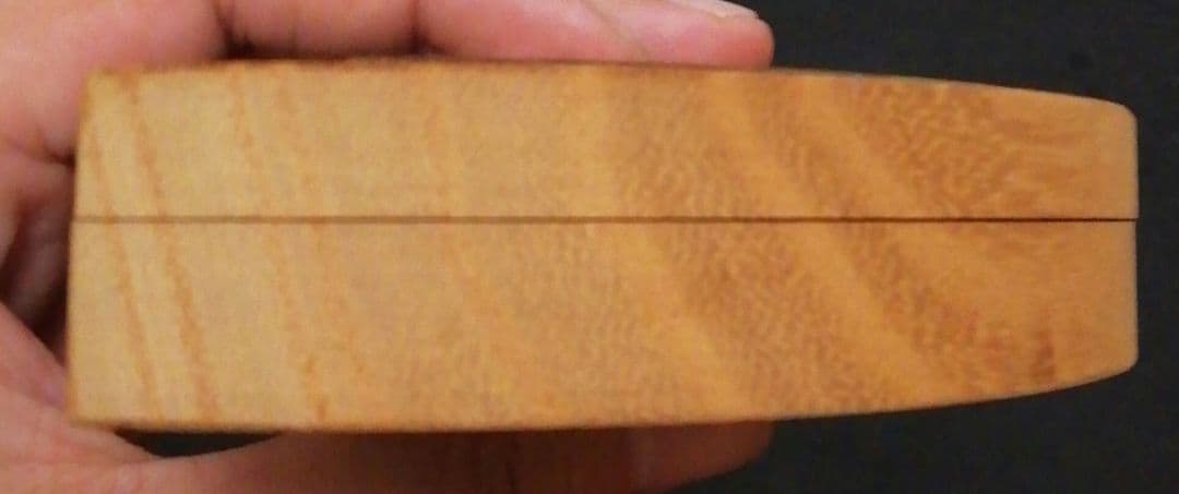 清水晃樹作　加州工芸　神代杉　清流魚絵　扇面　香合　共箱　栞付　茶道具