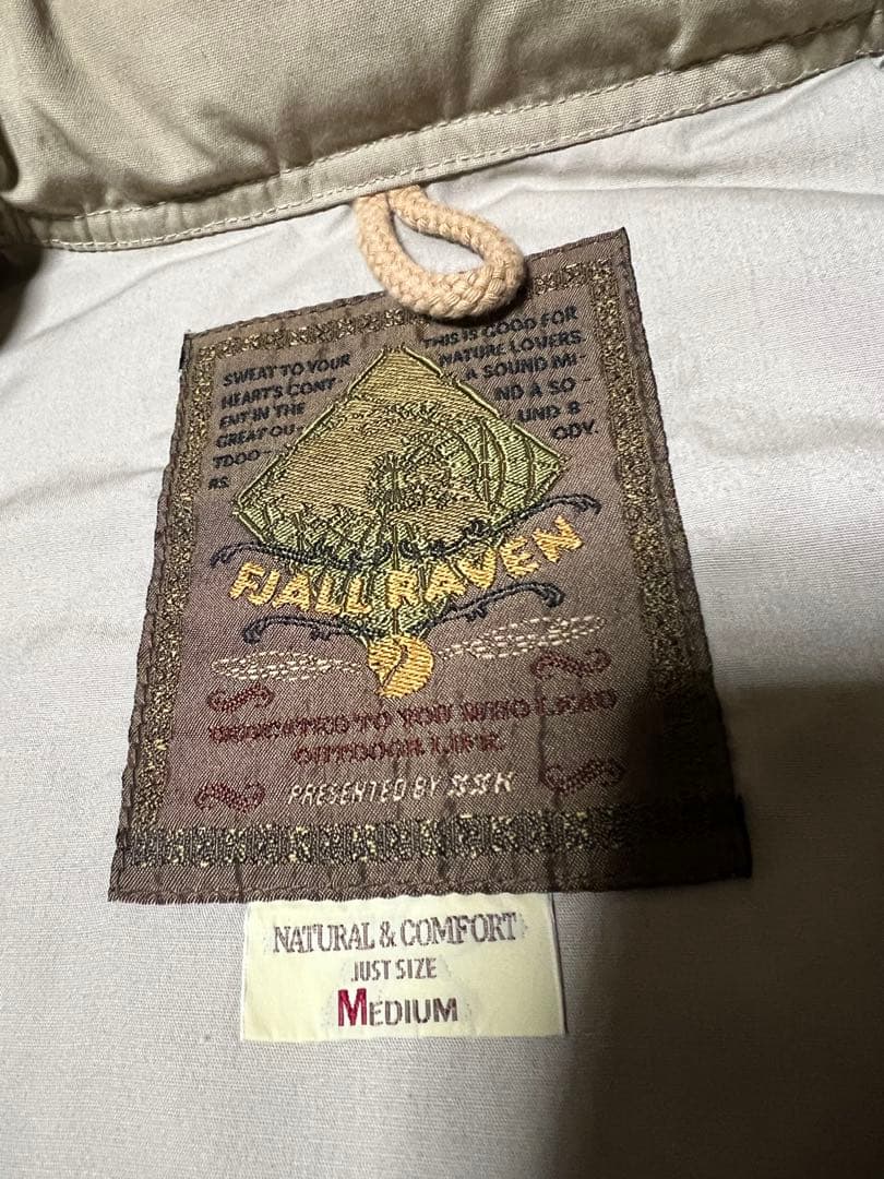 FJALL RAVEN G1000 サバイバルジャケット　多機能　ギミック