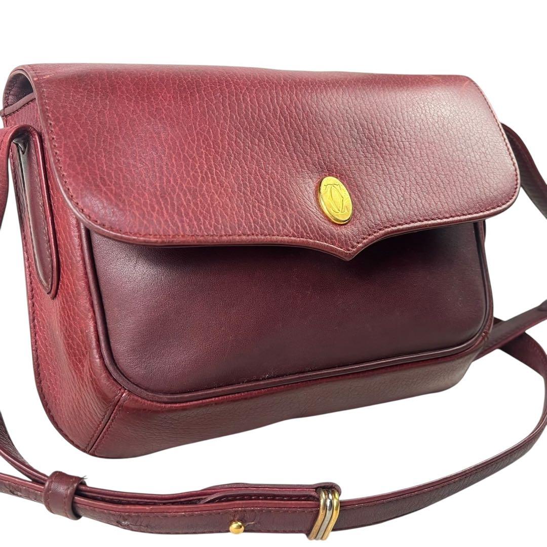 カルティエ　ショルダーバッグ　レザー　マストライン　斜め掛け　ロゴ金具