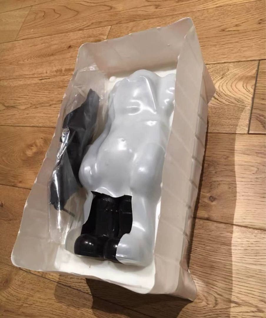 KAWS ×STAR WARS×MEDICOM TOY Darth Vader