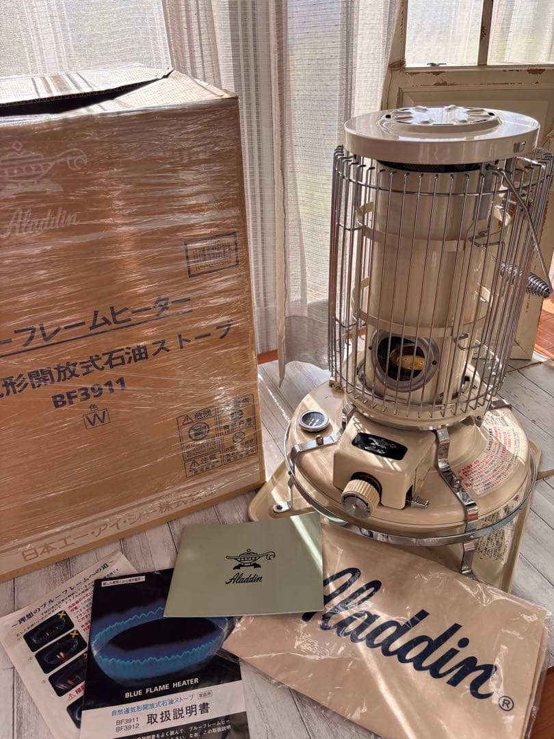 p*c様 アラジン 石油ストーブ ブルーフレーム　ホワイト　2018年　BF39