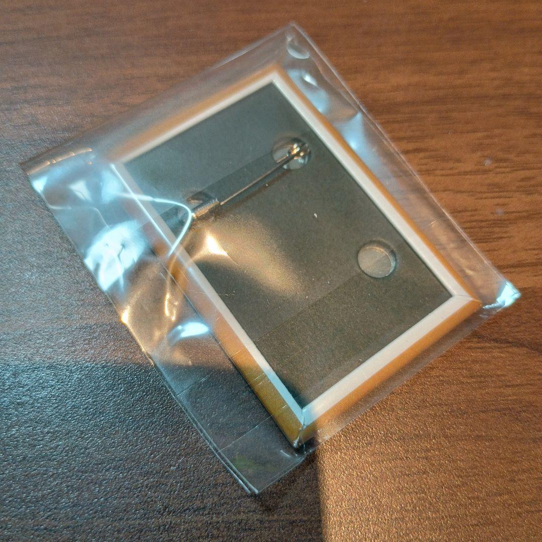 なとり フライデーナイト 缶バッジ