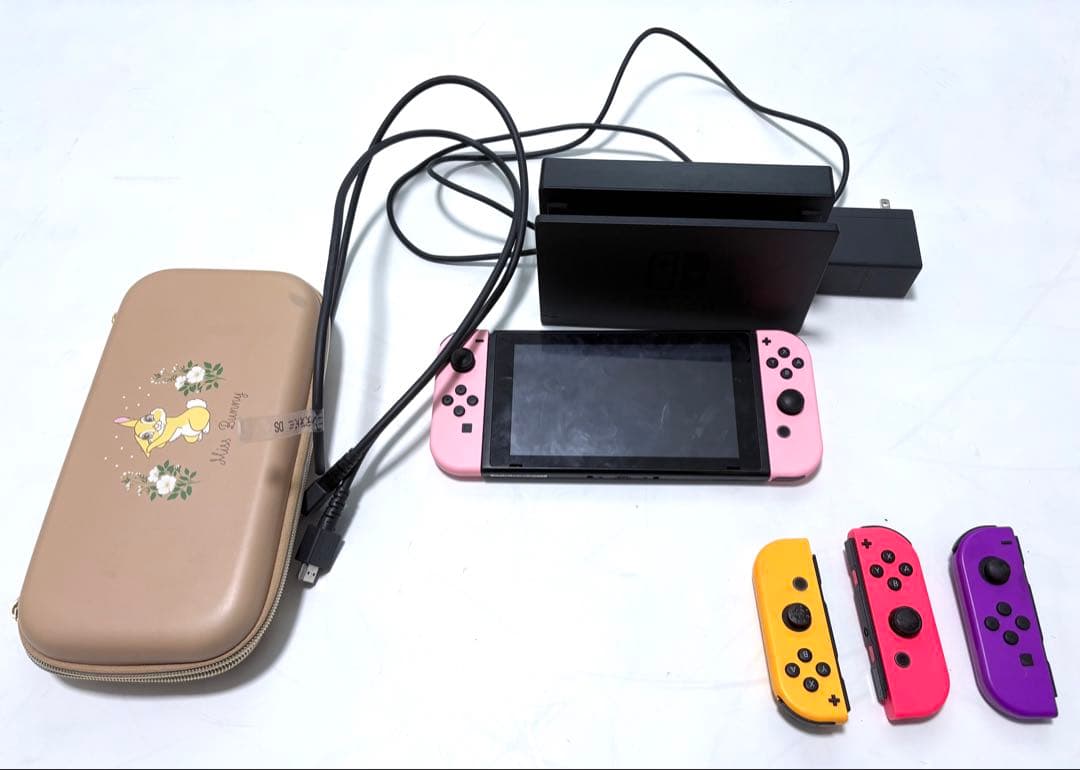 Nintendo Switch Lite ピンク 本体　ジョイコン３つ追加