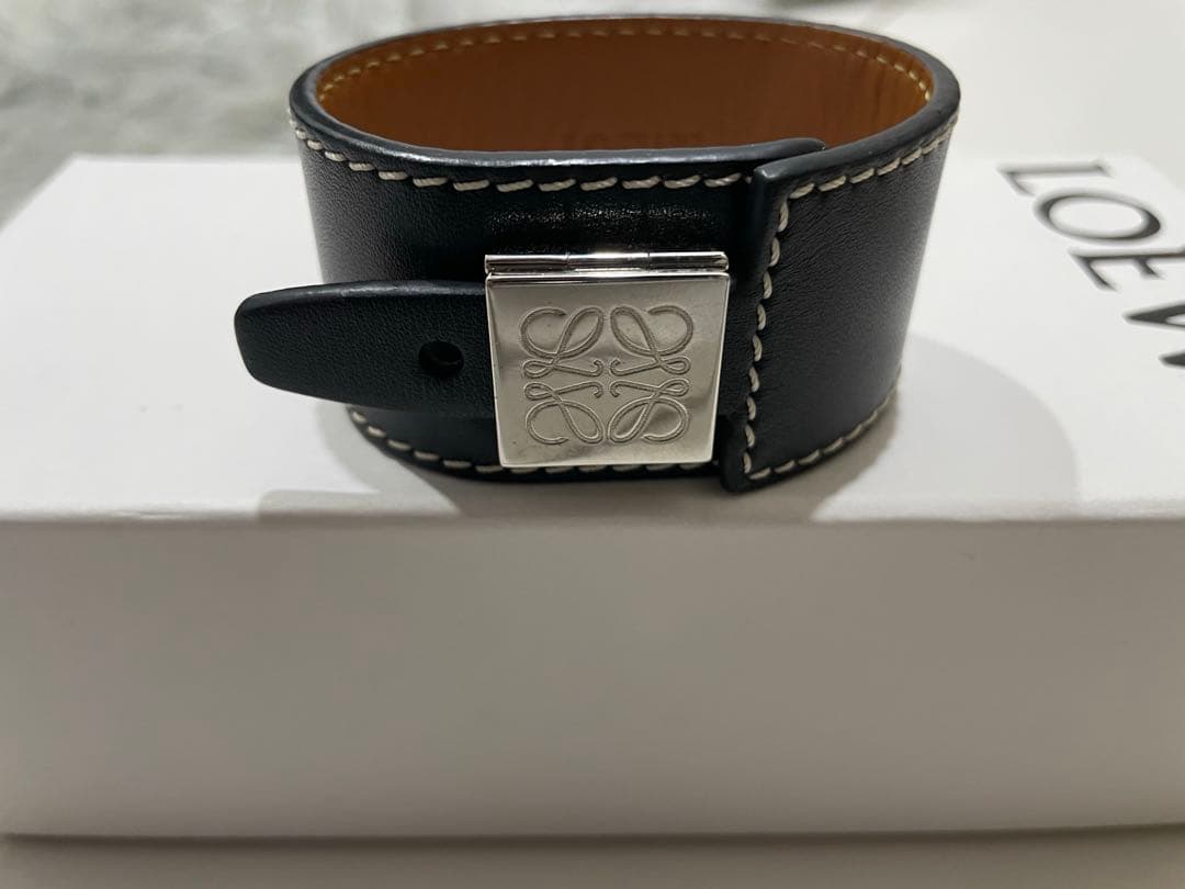 【美品/箱付き】LOEWE ロエベ　レザーブレスレット　アナグラム　ブラック