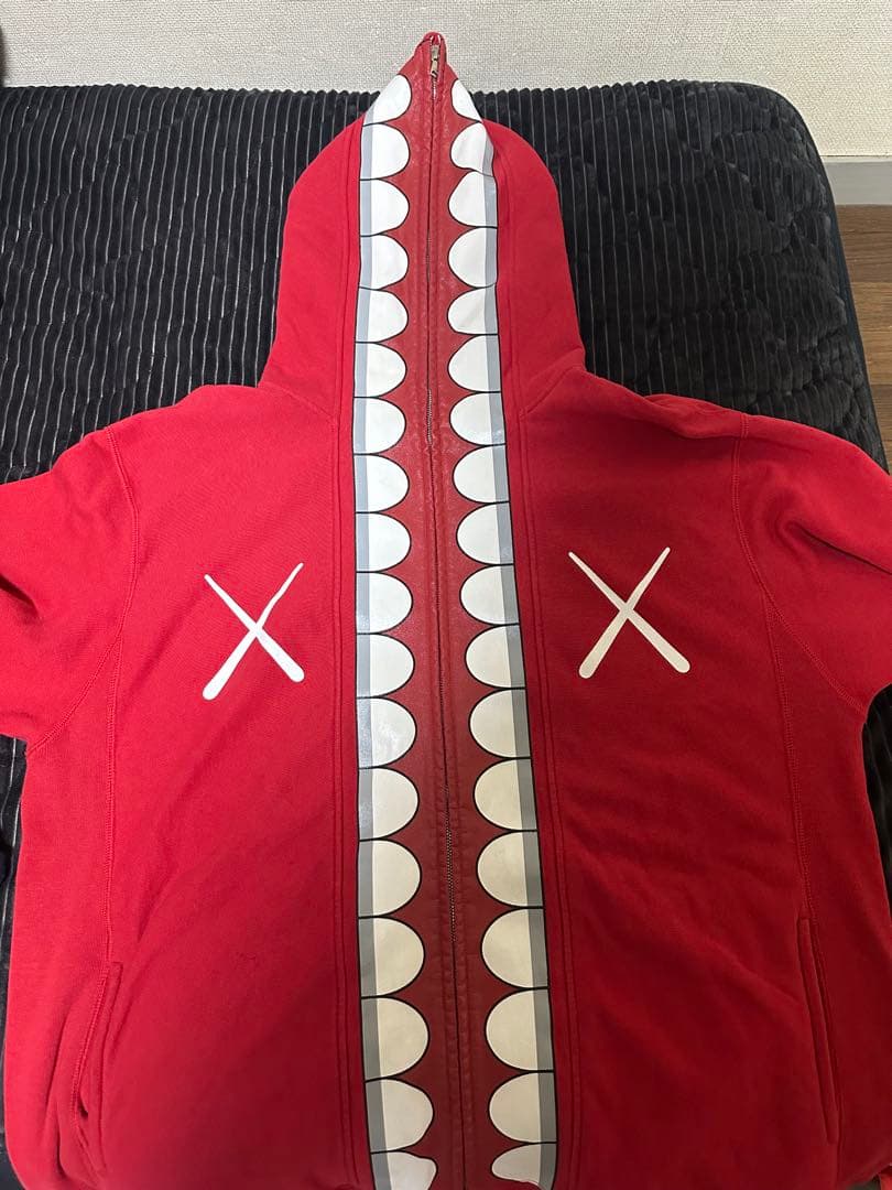 レア！BAPE KAWS chompers パーカー