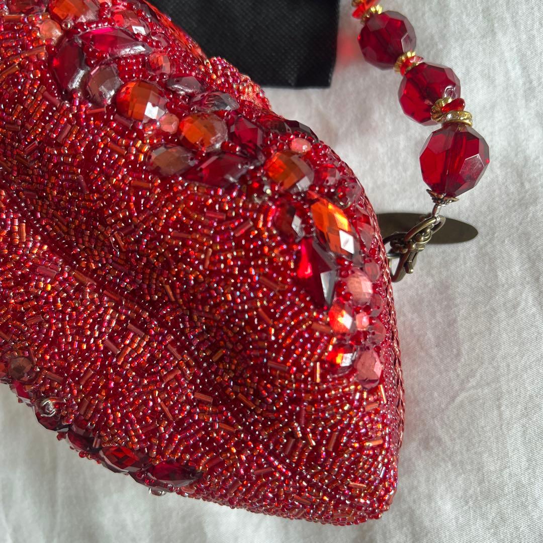 MARY FRANCES 赤 リップビーズパーティーバッグ　メアリーフランシス