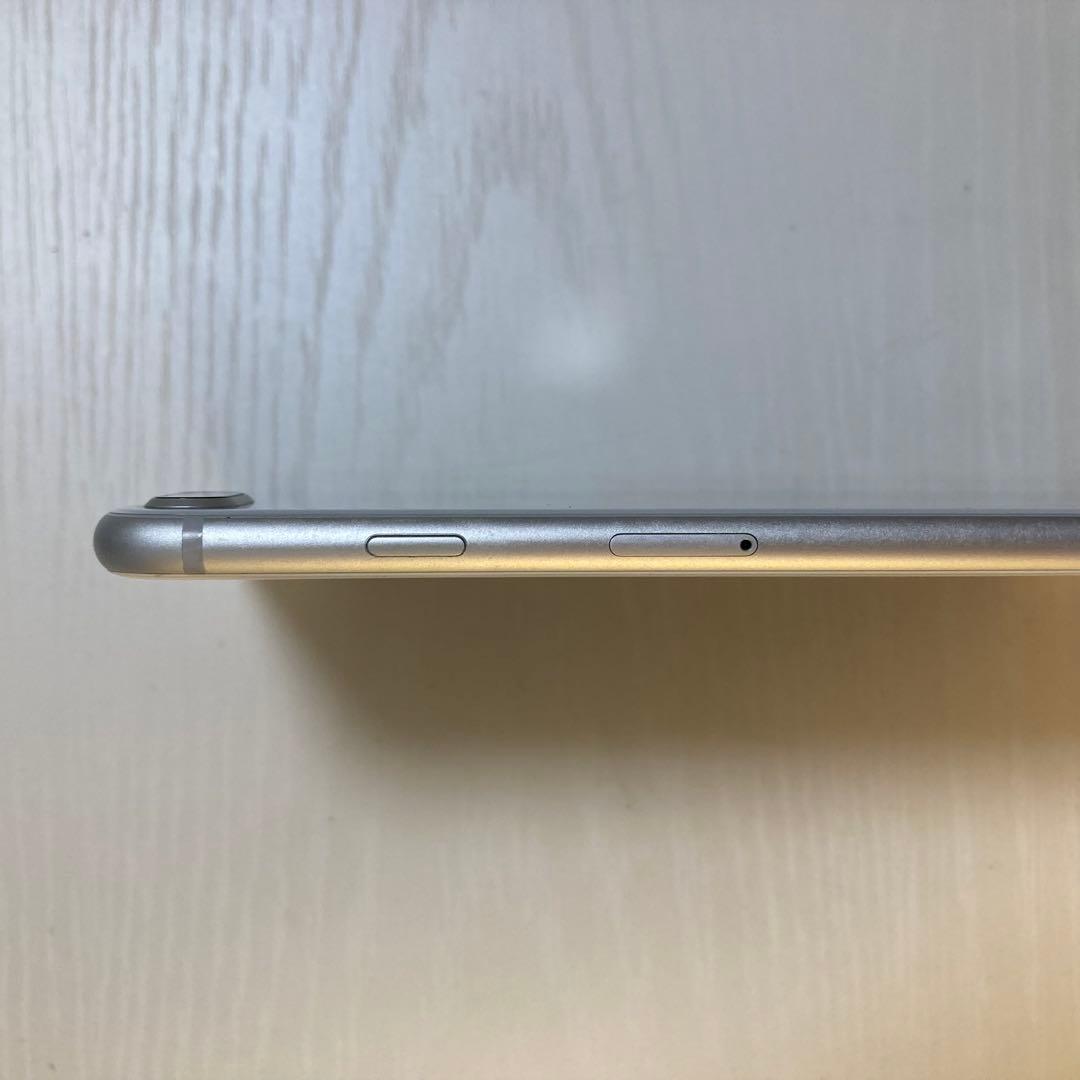 iPhone8Plus 64GB シルバー SIMロック解除済