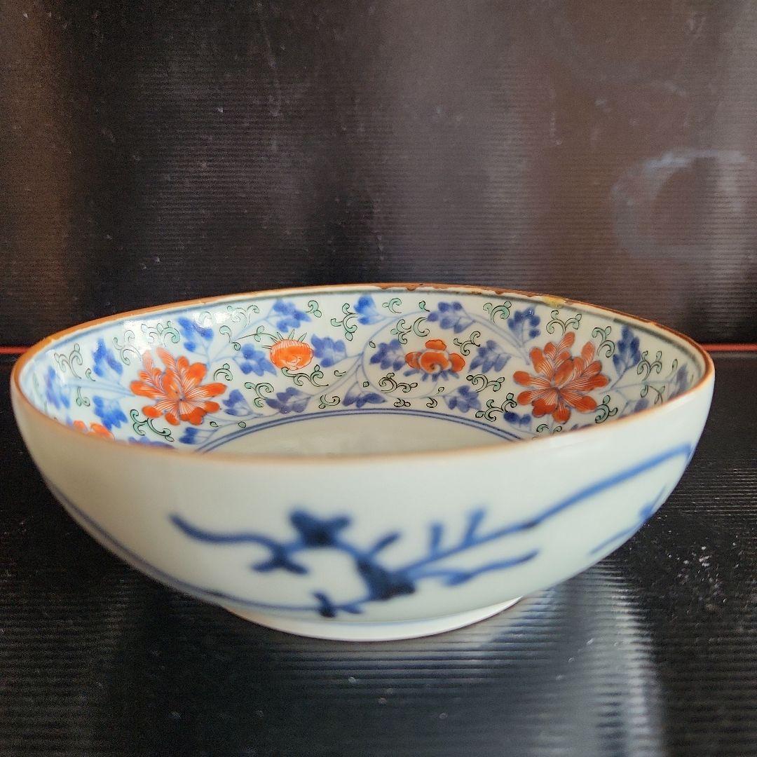 柿右衛門手の色絵花唐草文小皿