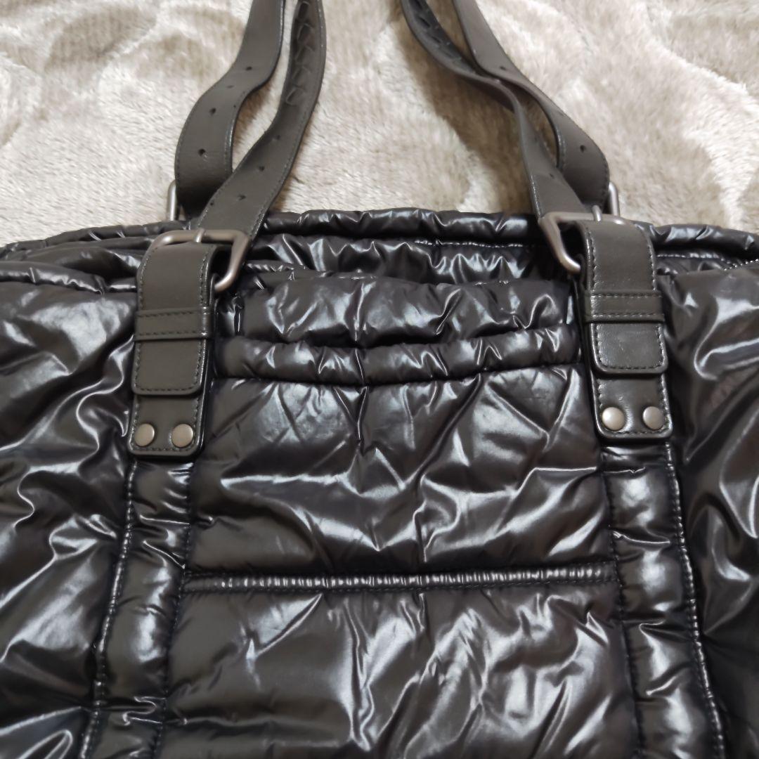 ボッテガ　黒いキルティングショルダーバッグ