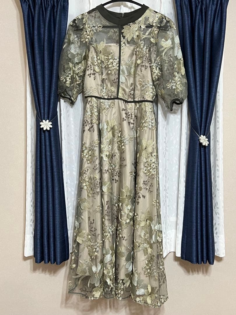 値下げ可【niana/kana】フラワー刺繍 ドレス オケージョン Mサイズ