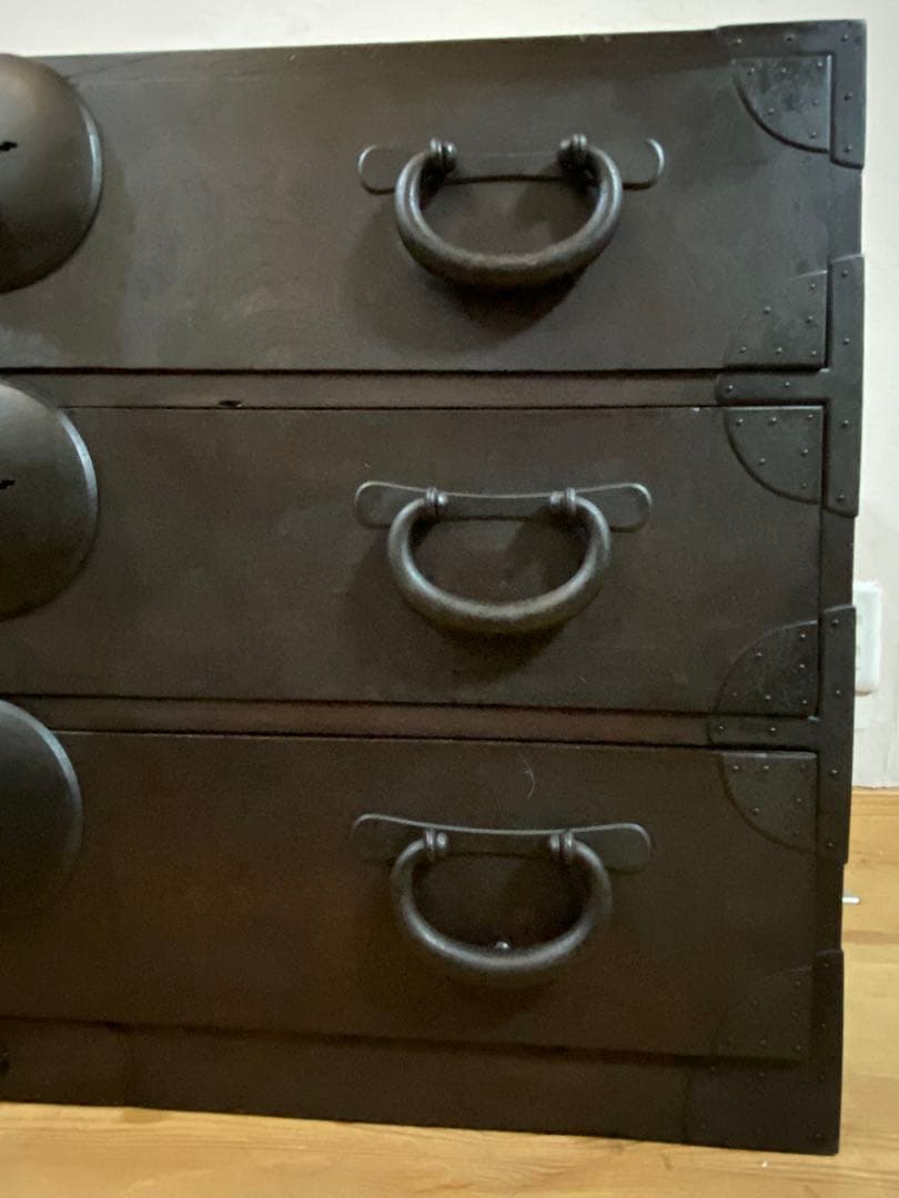 欅の玉杢が美しい骨董箪笥　アンティークチェスト