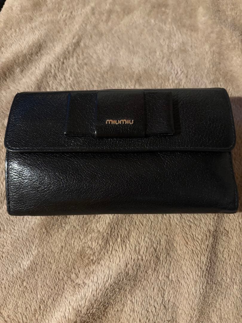 miu miu ブラック がま口三つ折り財布