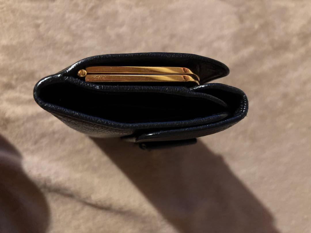 miu miu ブラック がま口三つ折り財布