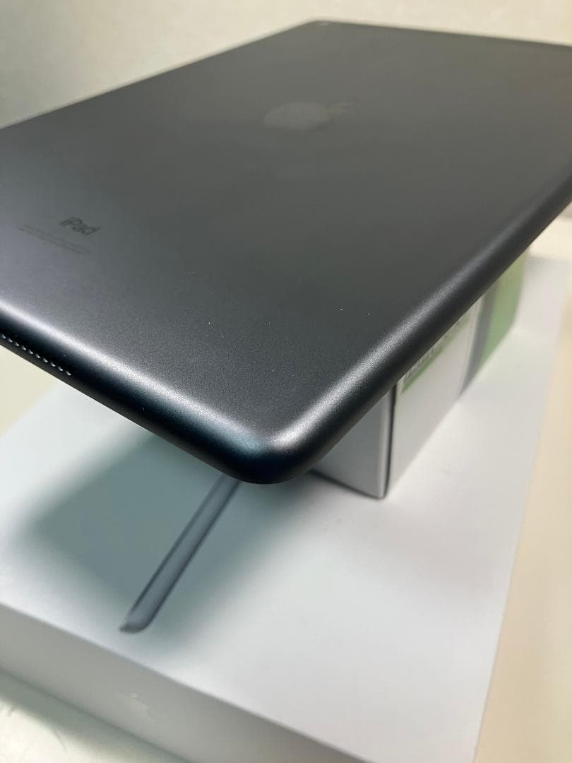 iPad 第8世代　32GB グレー　セルラー カバーガラス付