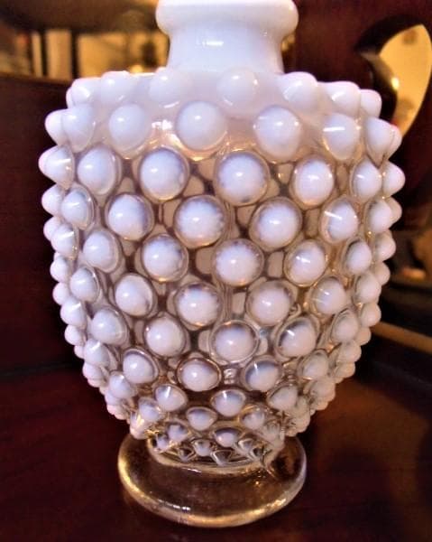 アメリカ　フェントン　フレンチオパールセント　ホブネイルの香水瓶