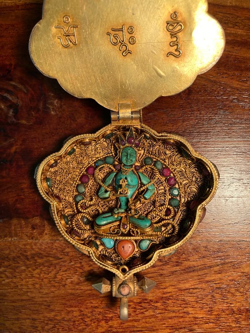 ガウ（Ghau） 仏像細工 チベット密教88g ネパール製