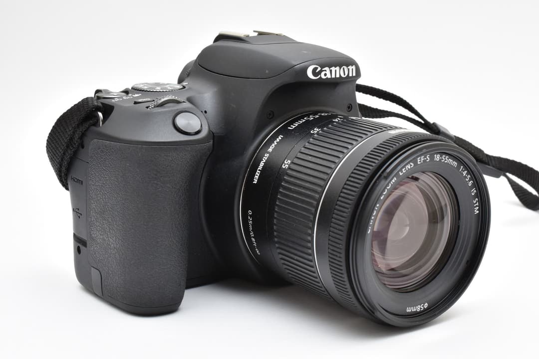 R*o様 美品 Canon EOS Kiss X9 18-55mm レンズkit