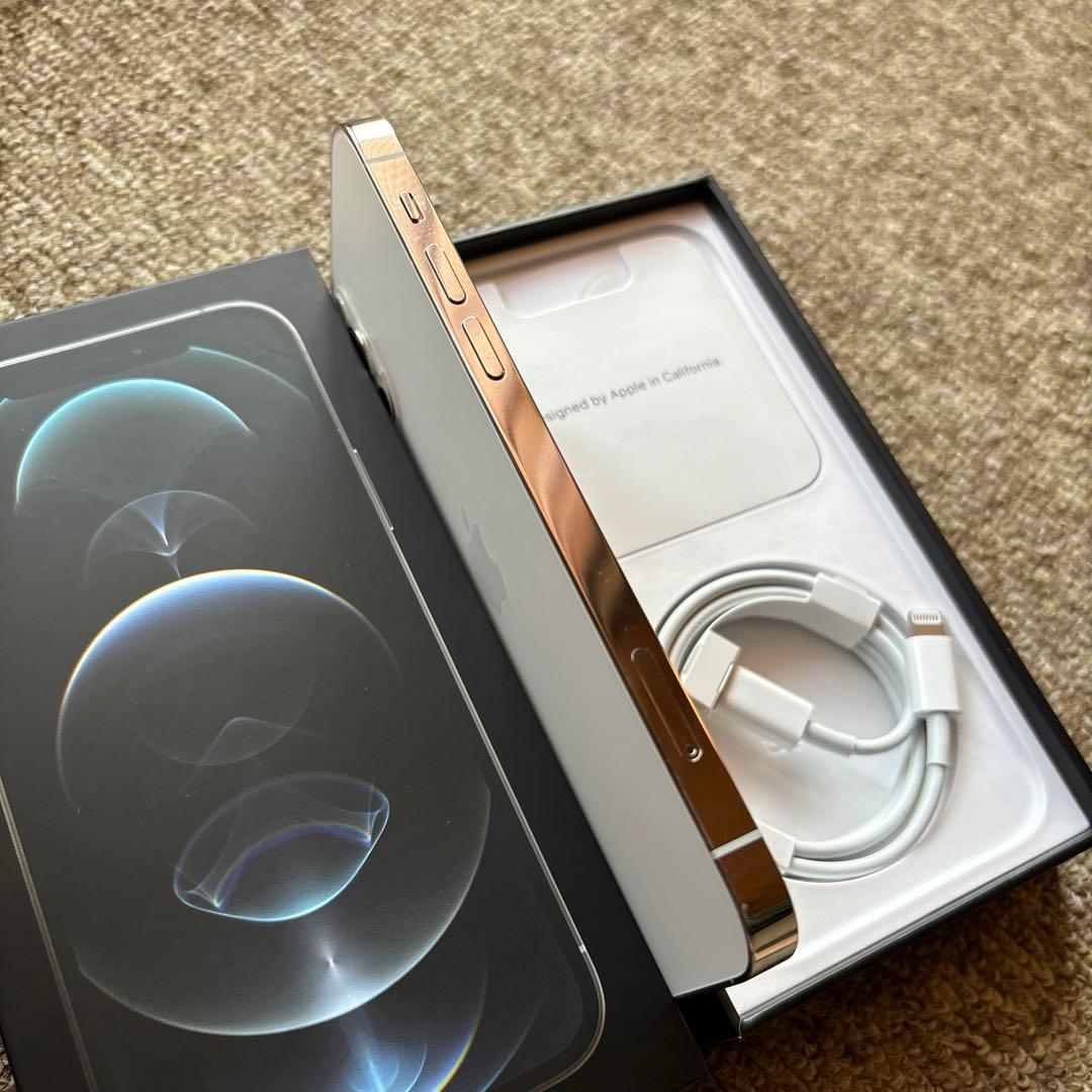 お値下げ！美品iPhone 12 pro シルバー 128 GB SIMフリー