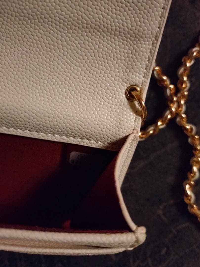 新品未使用　CHANEL 白キルティング ケース　チェーン付き　ノベルティ