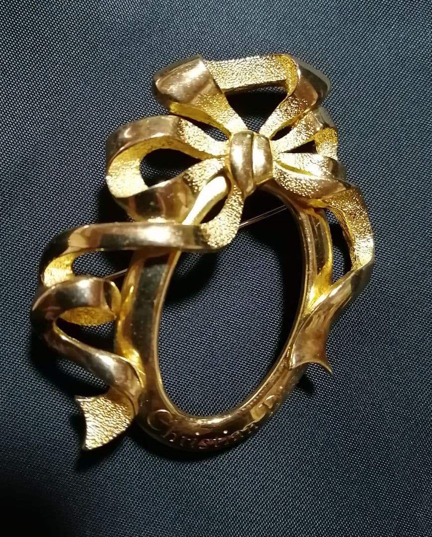 Christian Dior ゴールド リボン ブローチ