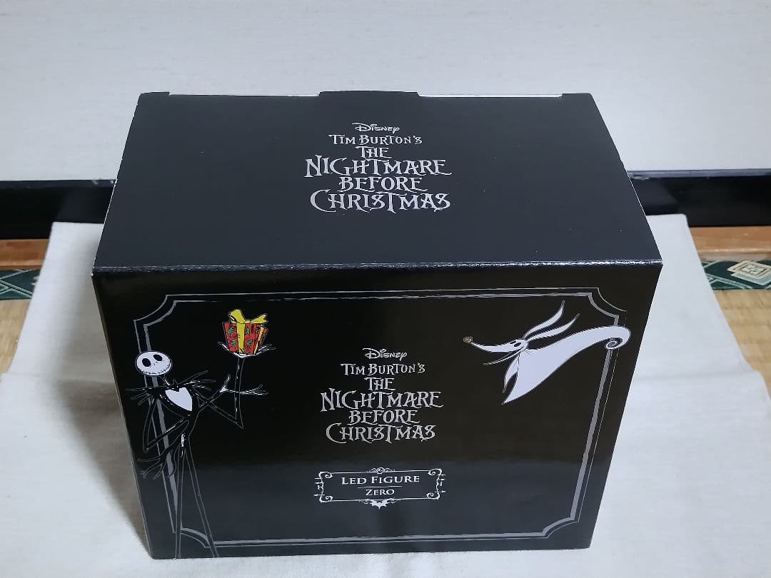 ナイトメアビフォアクリスマス　ゼロ　LEDフィギュア　ディズニー