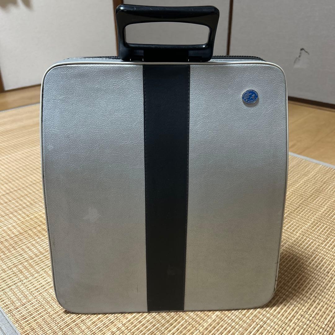 英文タイプライター　Olivetti lettera DL