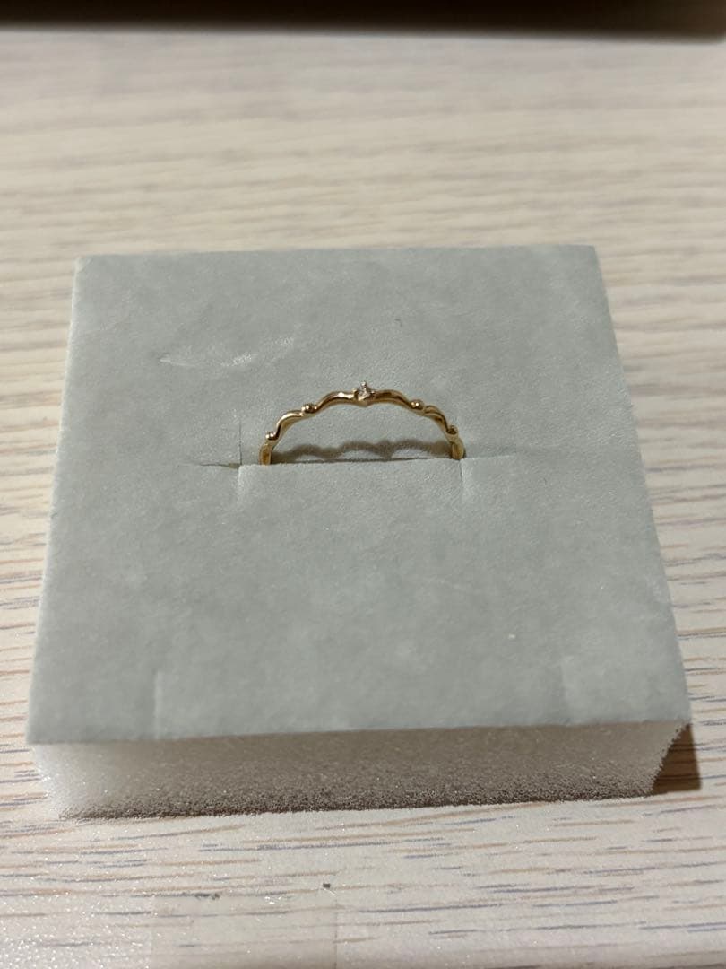 【ANEMONE】 K10 一粒ダイヤウェーブリング　11号