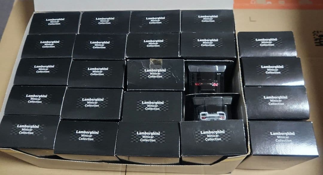 ランボルギーニ ミニカーコレクション 24台セット 1:64