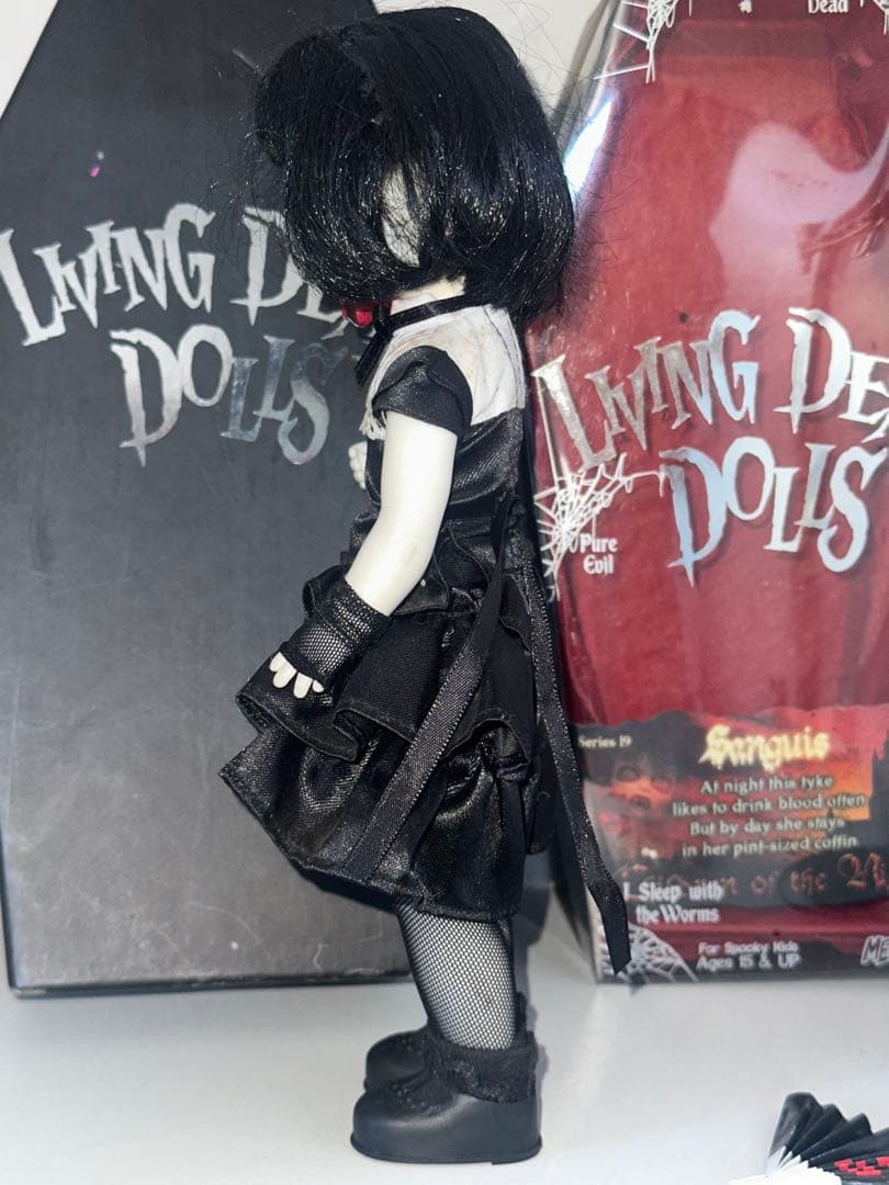 LIVING DEAD DOLLS Sanguis シリーズ19