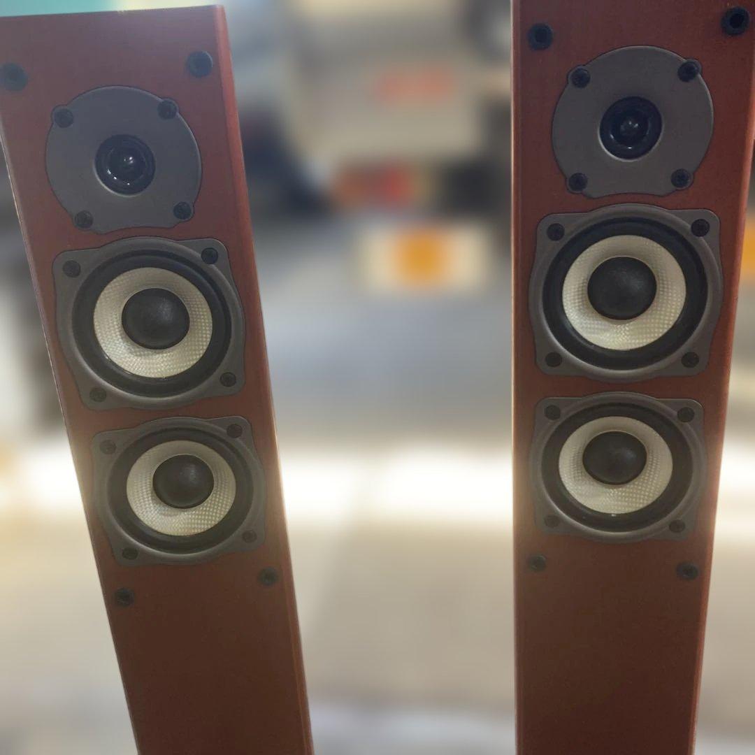 オンキヨーのトールボーイスピーカー「ONKYO D-057F 4個セット