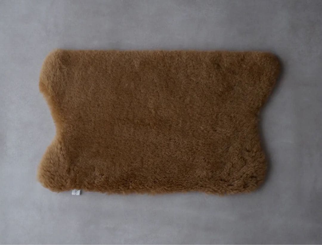 猫のためのスプリングラムスキンラグ【ブラウン】