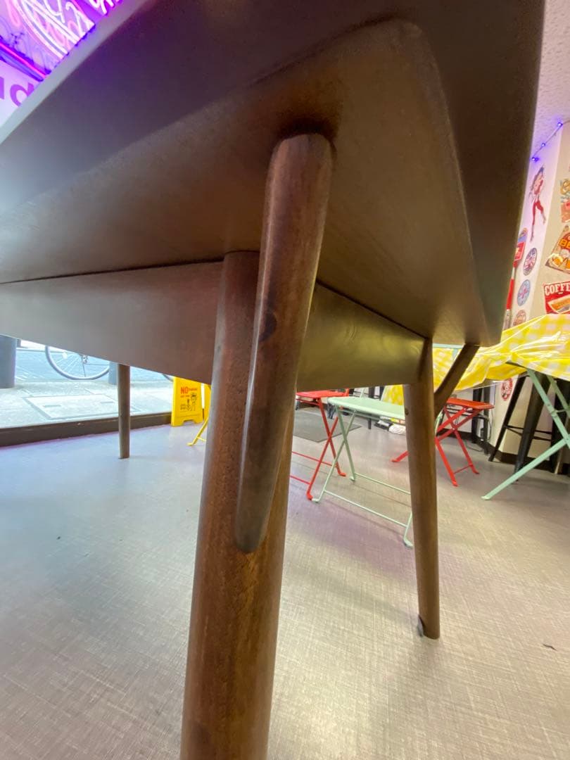 プロクシュ　ニトリ　ウォールナット 長方形 ダイニングテーブル