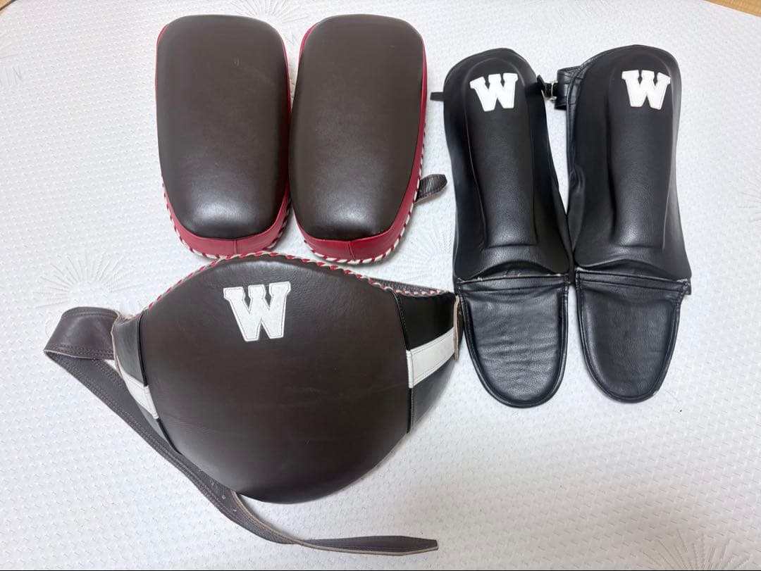 クリスマスセール！ムエタイ　スーパーウィンWキックミット、ベリーガード、レガース