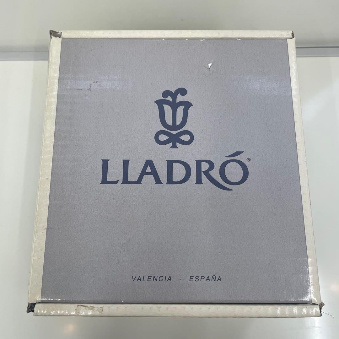 リヤドロ　大事な電話　フィギュリン