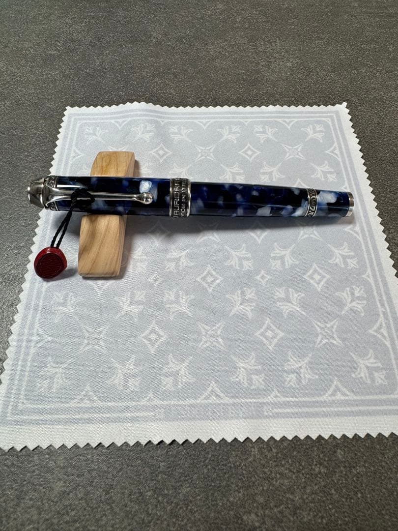 オチェアーノ・アトランティコ（大西洋） 万年筆（480本生産）字幅M