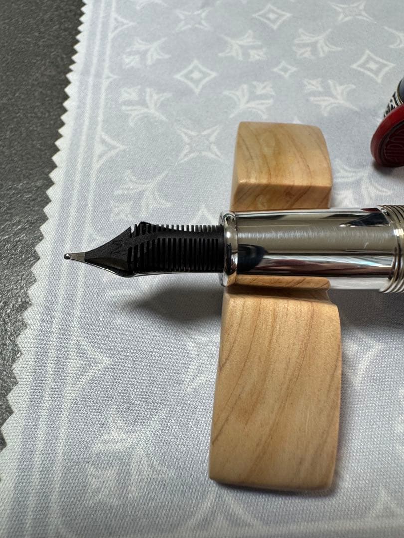 オチェアーノ・アトランティコ（大西洋） 万年筆（480本生産）字幅M