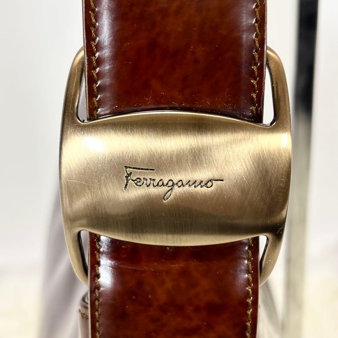 美品✨フェラガモ ショルダーバッグ ワンショルダー ロゴ金具 内側総柄 肩かけ