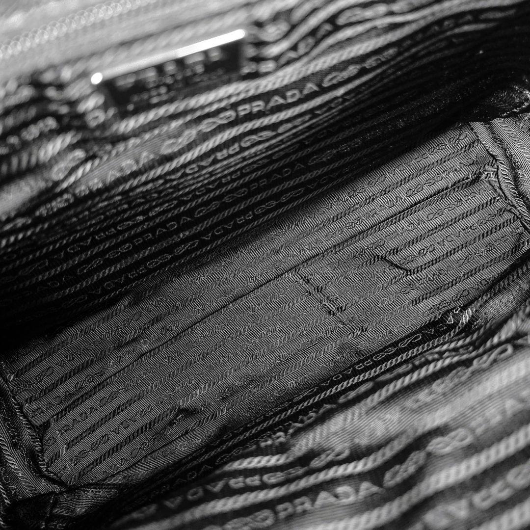 美品 プラダ 三角ロゴ テスート ビジネスバッグ トートバッグ