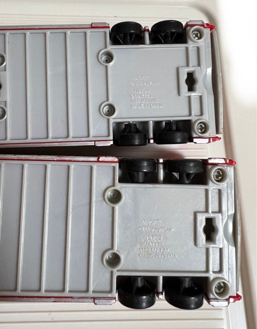 カーズ、マテル、マックトレーラー、キングトレーラー（ミニカー収納付き）