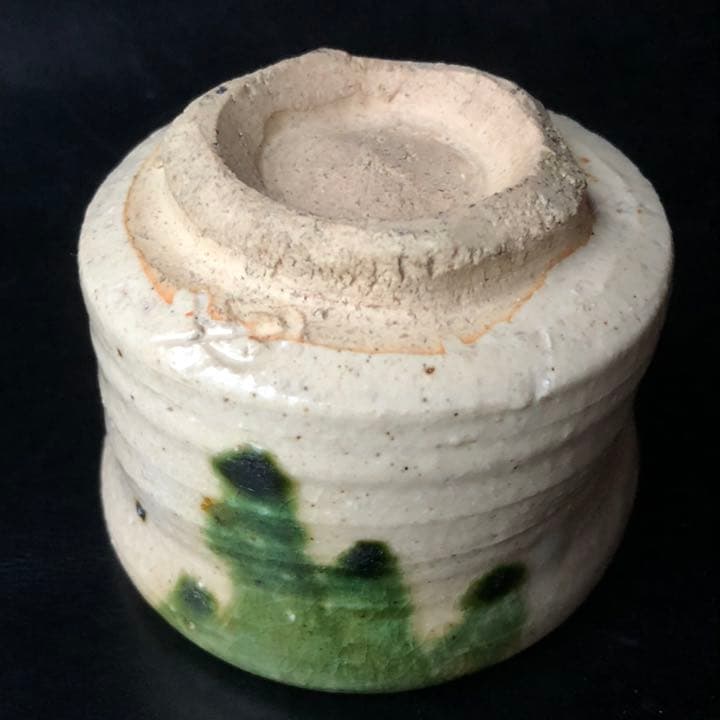 古美術品◼️蔵から、かなりステキな雰囲気のぐい呑み、お猪口が出て来た。