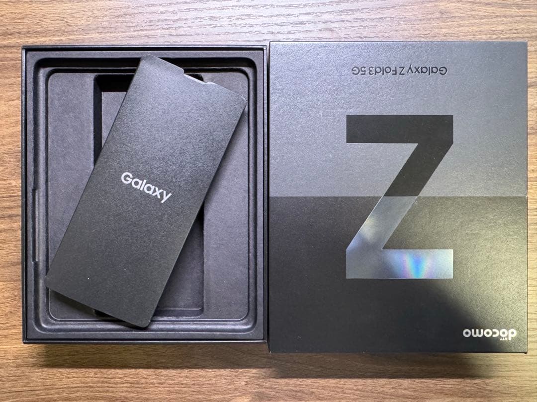 ドコモ　galaxy zfold3 本体　箱有り