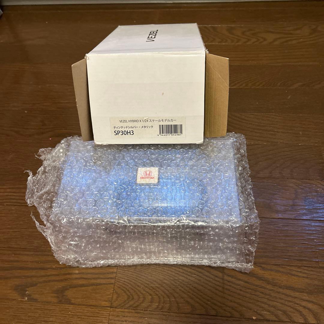 ホンダVEZEL　1／24Scale　Model　Car